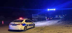 Kırşehir'de kamyon ile otomobilin çarpıştığı kazada 1 kişi öldü, 4 kişi yaralandı