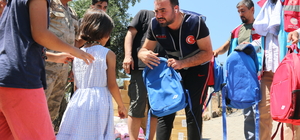 Hatay'daki depremzedelere kıyafet, kırtasiye ve hijyen kolisi desteği