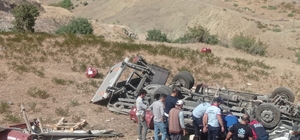 Siirt'te kamyonun devrilmesi sonucu 1 kişi öldü, 1 kişi yaralandı