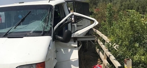 Denizli'de kamyonetin şarampole devrilmesi sonucu 1 kişi öldü, 5 kişi yaral...