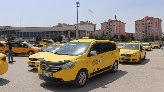 Burdur'da taksiciler yeni plaka ve durak istemiyor