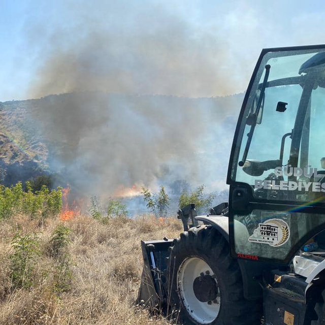 Güdül'de otluk alanda çıkan yangın söndürüldü