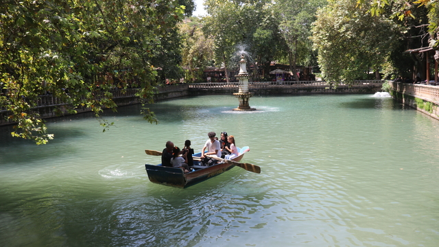 Şanlıurfa'da sıcak hava etkisini sürdürdü