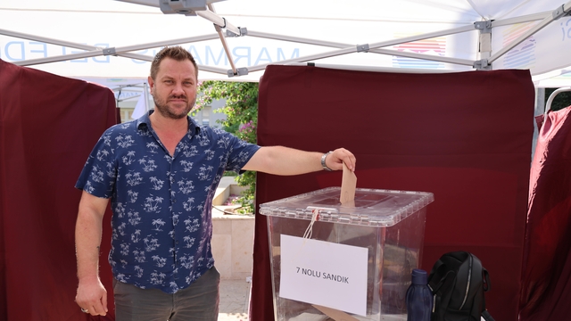 Marmaris'te meydana yapılması planlanan proje için referandum başladı