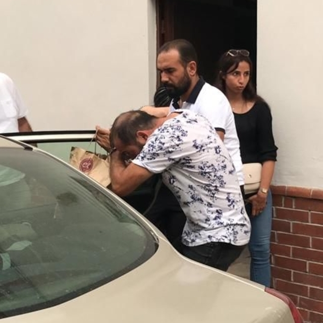 Sakarya'da komşusuna sattığı otomobili taklit anahtarla çalan zanlı tutukla...
