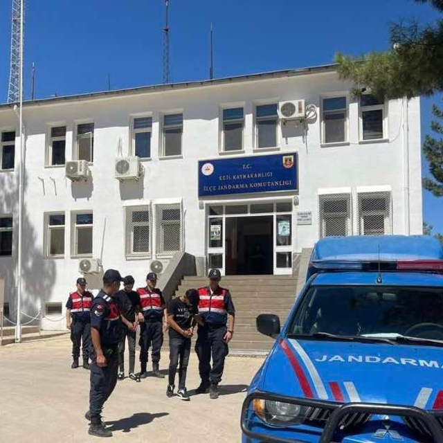 Diyarbakır'da hırsızlık yaptıkları iddia edilen 2 şüpheli tutuklandı