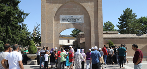 Hacıbektaş'ta kutsal kabul edilen mekanlarda yoğunluk yaşanıyor