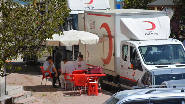 Kızılay Tokat'ta kan bağışı topluyor