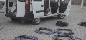 Osmaniye'de kablo hırsızlığı yaptığı öne sürülen 2 zanlı tutuklandı