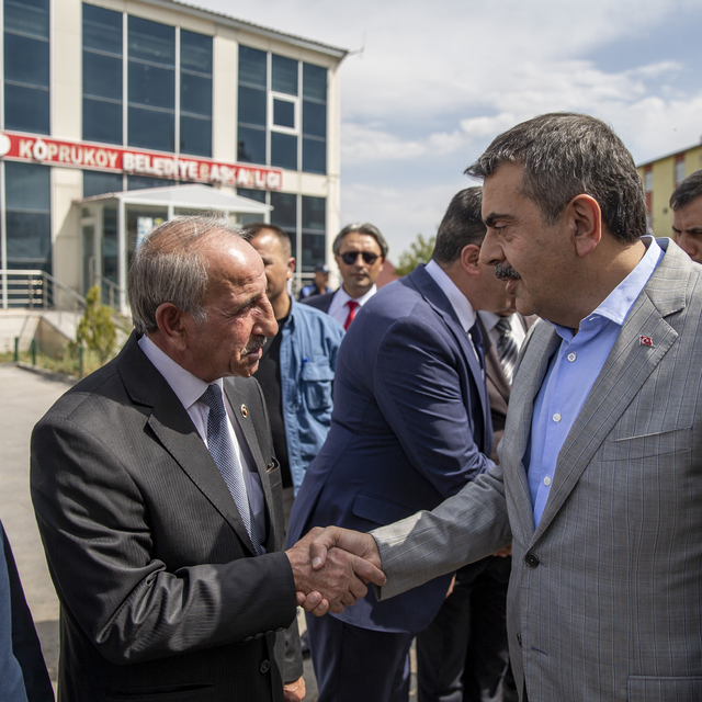 Milli Eğitim Bakanı Tekin, Erzurum'da temaslarda bulundu