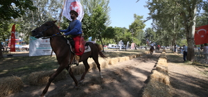 Atlı Okçuluk Türkiye Şampiyonası'nın yarı final yarışları Balıkesir'de başl...