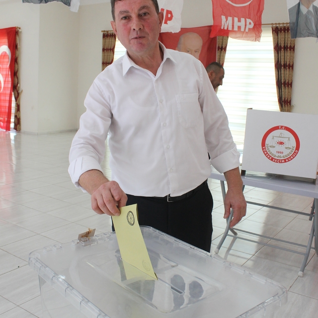MHP Manyas İlçe Başkanı Taşkın göreve yeniden seçildi