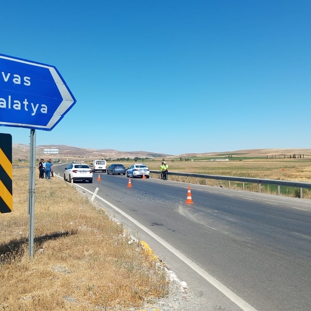 Şarkışla'da trafik kazasında 6 kişi yaralandı
