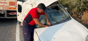 Mersin'de hafif ticari araçla tankerin çarpışması sonucu 1 kişi yaralandı