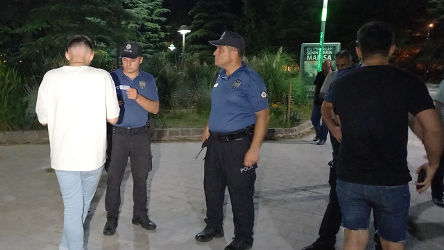 Manisa'da arama kaydı olan 13 şüpheli yakalandı