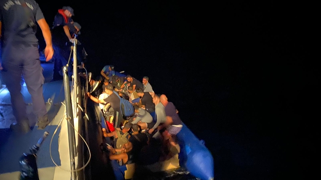 Muğla açıklarında 43 düzensiz göçmen kurtarıldı, 14 göçmen yakalandı