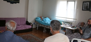 "Taş adam" sendromuyla mücadele eden baba ve oğluna ziyaret