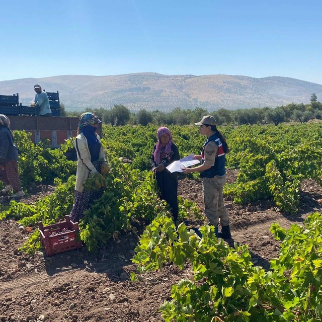 Kilis'te kadına yönelik şiddetle mücadele konusunda vatandaşlar bilgilendir...