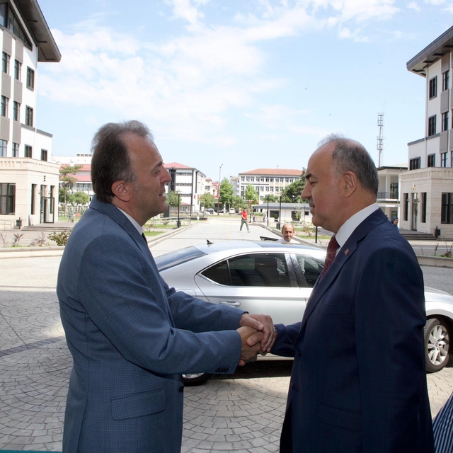 Aile ve Sosyal Hizmetler Bakan Yardımcısı Rıdvan Duran, Ordu Valisi Erol'u...