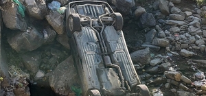 Sinop'ta dereye devrilen otomobildeki 5 kişi yaralandı