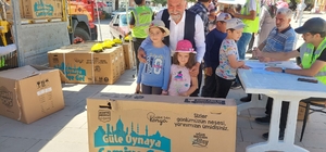 Derbent'te "Güle Oynaya Camiye Gel Projesinde" çocuklar bisikletlerine kavu...