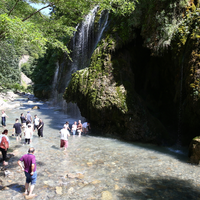 Sıcaktan bunalanlar Kuzalan Tabiat Parkı'nda serinliyor