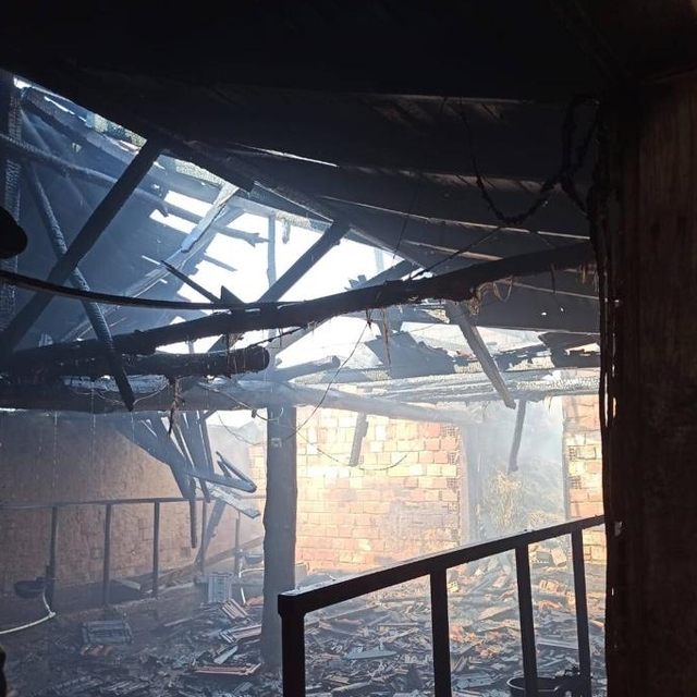 Uşak'ta ahırda çıkan yangında 1 büyükbaş telef oldu