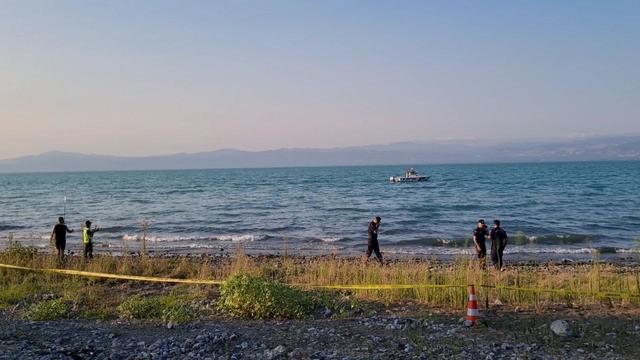 Serinlemek için İznik Gölü'ne giren çocuk boğuldu