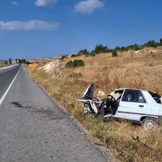 Kütahya'da devrilen otomobildeki 1 çocuk öldü, 3 kişi yaralandı