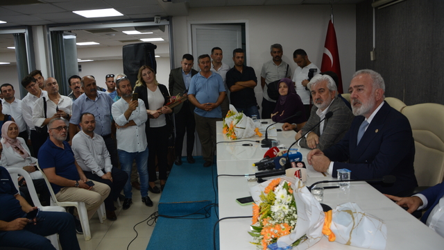 AK Partili Yenişehirlioğlu Manisa'da konuştu: