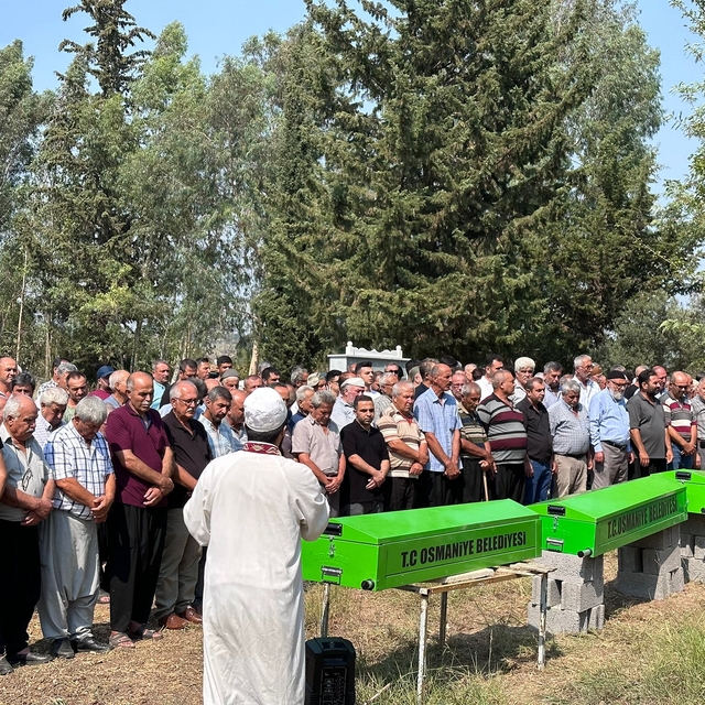 Osmaniye'deki trafik kazasında ölen aynı aileden 3 kişi Kahramanmaraş'ta de...