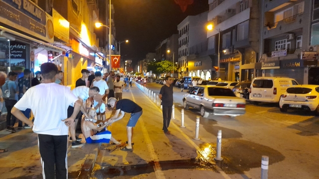 Muğla'da karısıyla kavga ederken bir iş yerinin camına çarpan kişi yaralandı