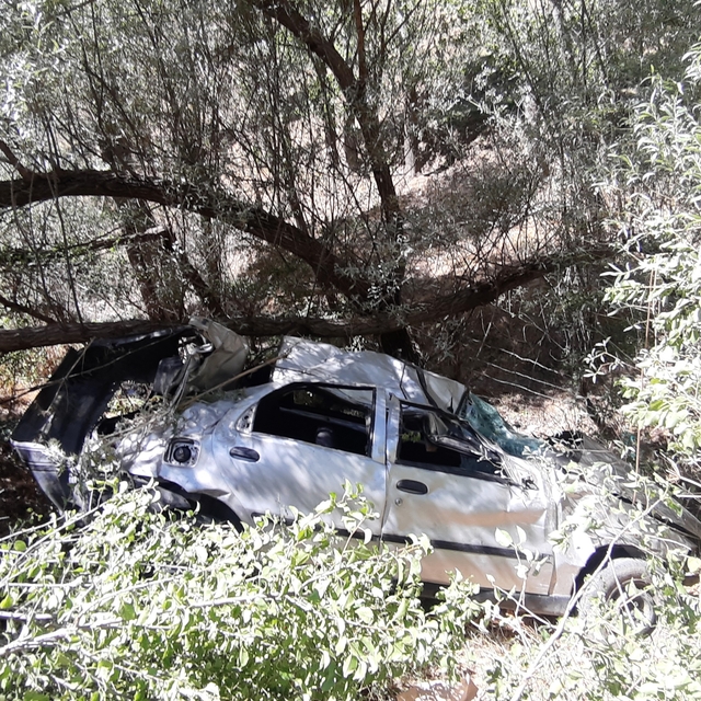 Adana'da uçuruma devrilen otomobildeki 4 kişi öldü, 3 kişi yaralandı