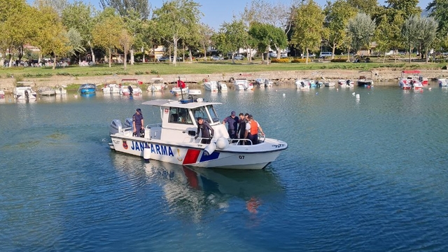 İznik Gölü'nde kaybolan kişiyi arama kurtarma çalışması başlatıldı