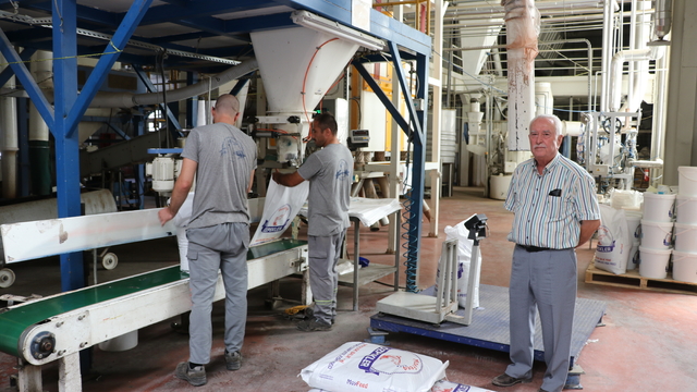 Satın aldığı balık yemini beğenmeyince kendi fabrikasını kurdu ve ihracata başladı