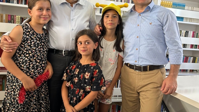 Adıyaman'da konteyner kentte kütüphane açıldı