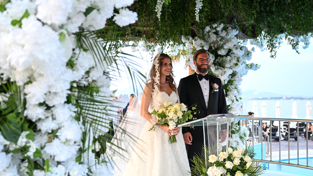 İzmirli iş insanı Nail Özkardeş ile avukat İpek Kurtmen evlendi