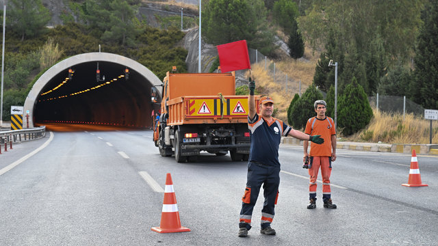 İzmir'de tünelde yangın tatbikatı yapıldı
