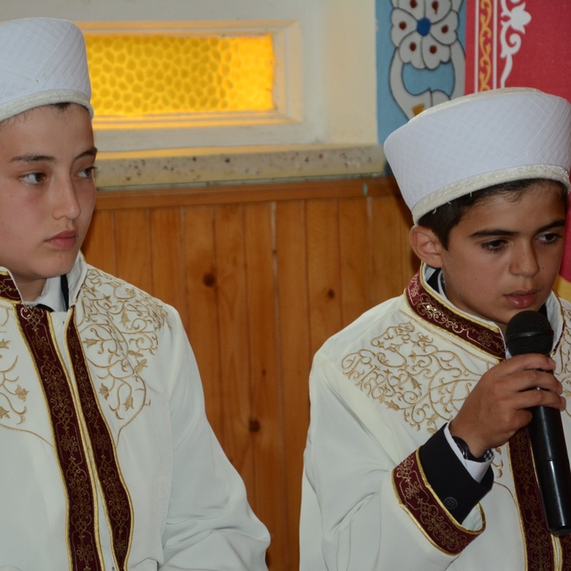 Trabzon'da hafızlık eğitimini tamamlayan öğrenciler belgelerini aldı