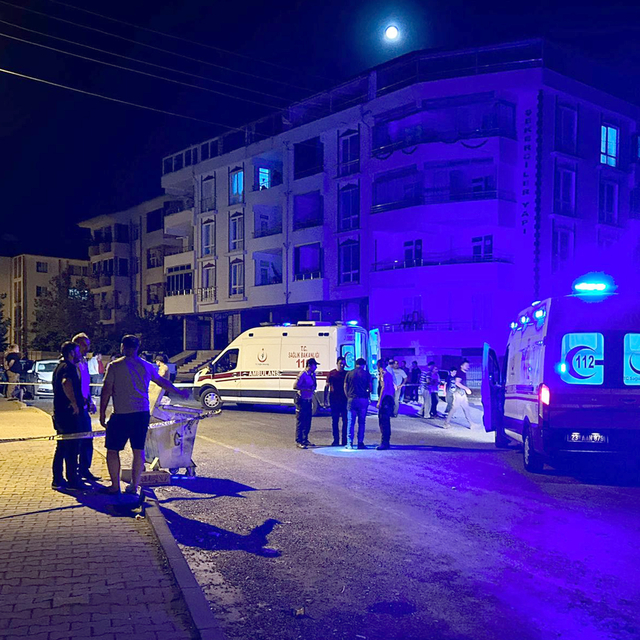 Elazığ'da bıçaklı satırlı kavgada 1 kişi öldü, 1 kişi yaralandı