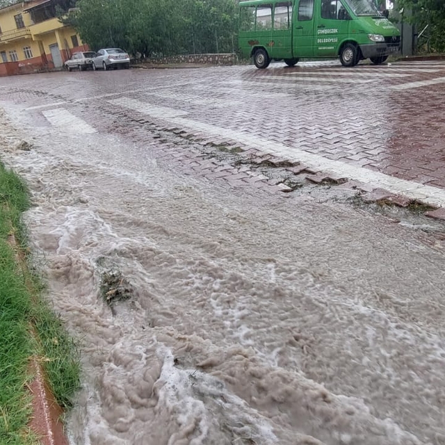 Çemişgezek'te sağanak etkili oldu