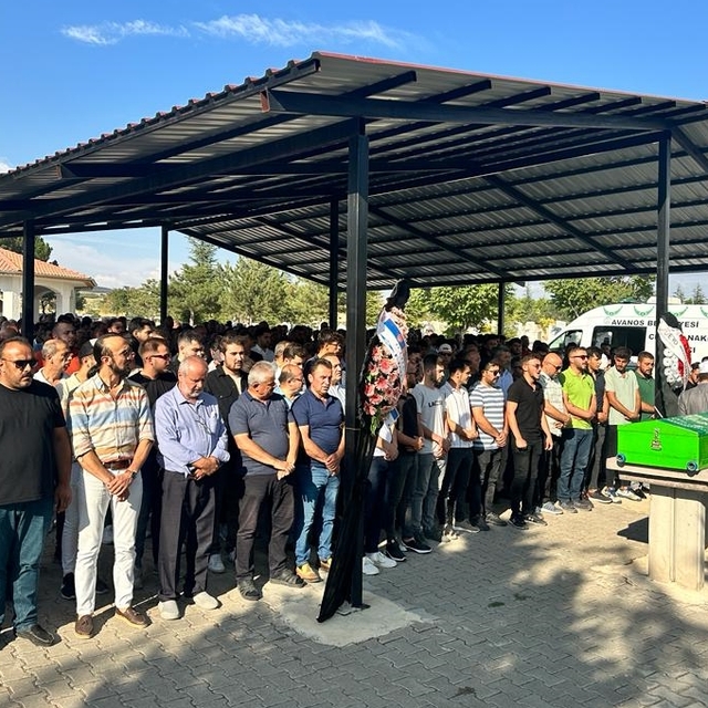 Nevşehir'de trafik kazasında ölen 2 kişinin cenazesi toprağa verildi