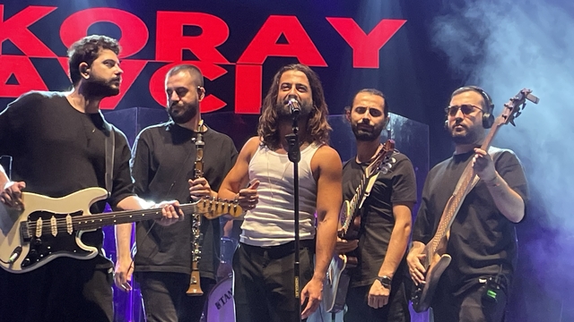 30 Ağustos Zafer Bayramı dolayısıyla sanatçı Avcı, Isparta'da konser verdi