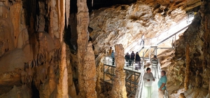 Karaca Mağarası serin havasıyla turistlerin rotasında yer aldı