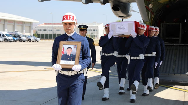 Şehit Piyade Astsubay Kıdemli Çavuş Buğra Çalgay'ın cenazesi Amasya'ya getirildi