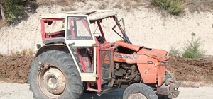 Bilecik'te devrilen traktörün sürücüsü yaralandı