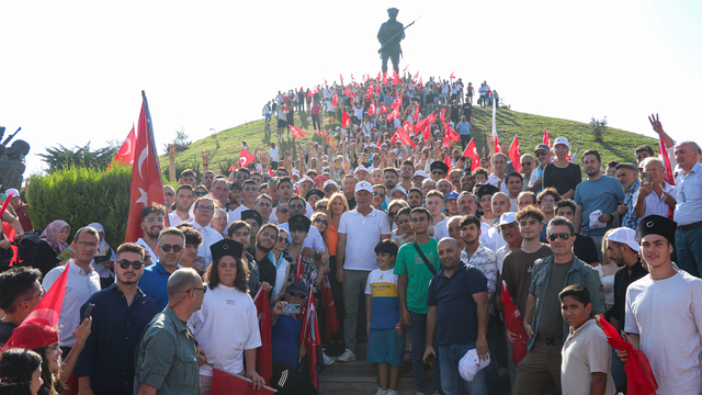 Memleket Partisi Genel Başkanı İnce, Dumlupınar Şehitliği'ni ziyaret etti