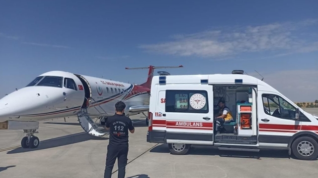Şanlıurfa'da tedavi gören 3 bebek, ambulans uçakla İstanbul'a sevk edildi