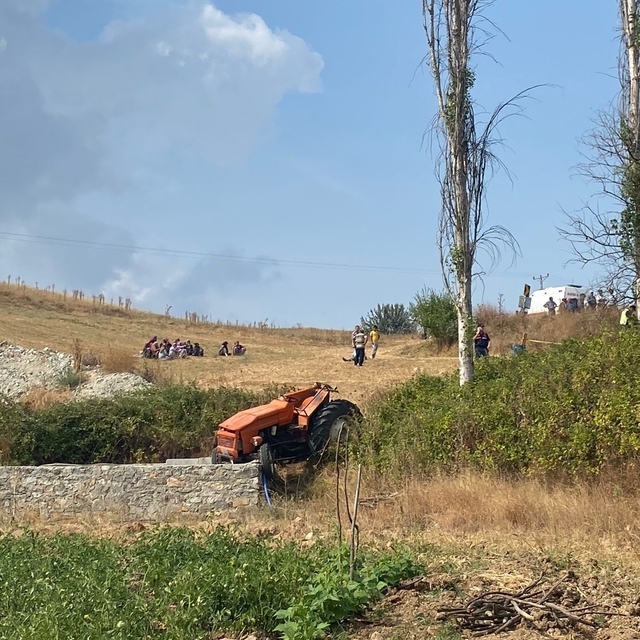 Bursa'da tarlaya giderken traktörle kaza yapan sürücü öldü, eşi yaralandı