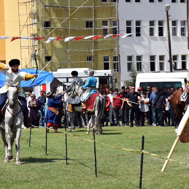 Karakeçili Ertuğrul Gazi'yi Anma Uluslararası Kültür Şenliği başladı